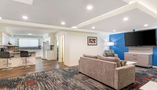 Suite, 1 King Bed, Non Smoking (Full Kitchen)