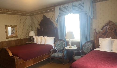 Classic Room, 1 Queen plus Twin