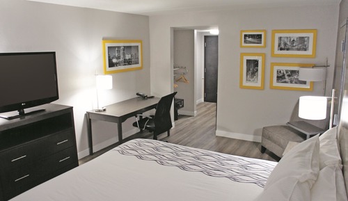 Room, 1 King Bed, Accessible, Non Smoking (Mobility)