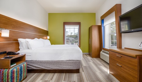 Standard Room, 1 King Bed, Accessible (Comm, Mobil, Accessible Tub)