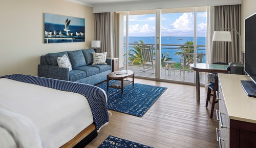 Room (King - Bay Front)