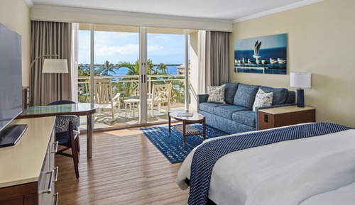 Room (King - Partial Bay View)