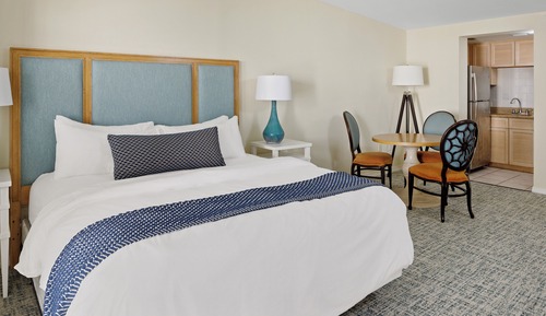 Standard Suite, 1 Bedroom (King, View)