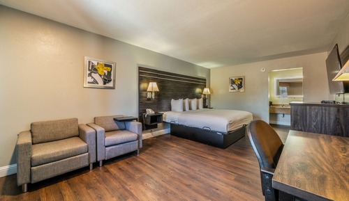 Standard Room, 1 King Bed, Non Smoking, Refrigerator & Microwave