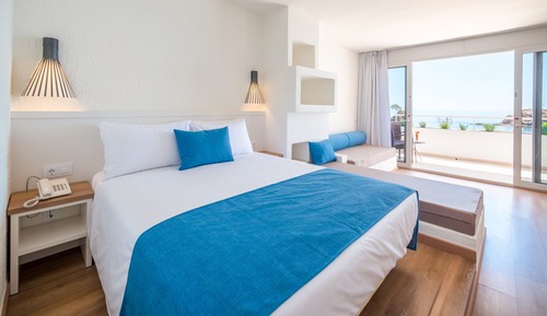 Premium Triple Room, Sea View (2 adults + 1 child)