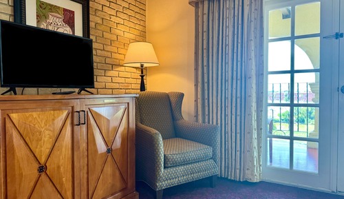 Club Room, 1 King Bed, Balcony