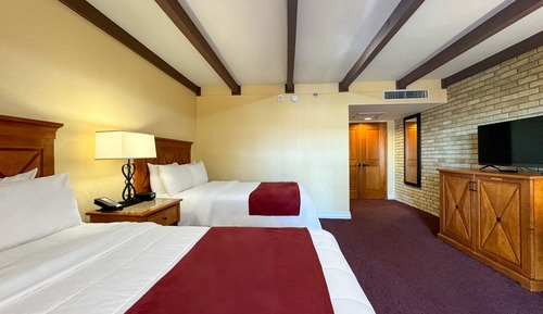Deluxe Room, 2 Double Beds, River View