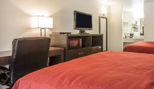Standard Room, 2 Queen Beds, Non Smoking