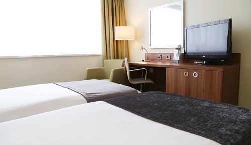 Standard Room, 2 Twin Beds (Walk-In Shower)