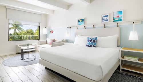 Deluxe Room, 1 King Bed, Pool View (Lifestyle) - Newly Renovated