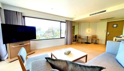 Superior Suite, 1 King Bed, Sea View