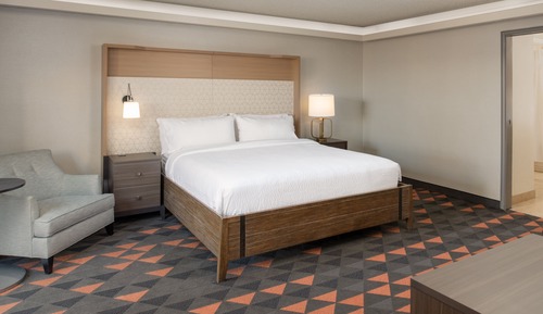 Suite, 1 Bedroom (Courtyard Access)