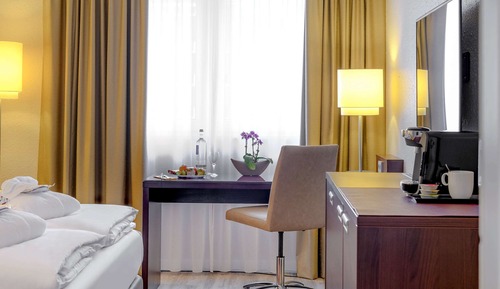 Privilege, Room, 1 Queen Bed