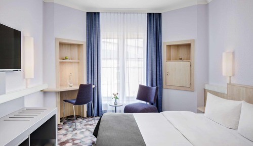 Standard Room, 1 Queen Bed