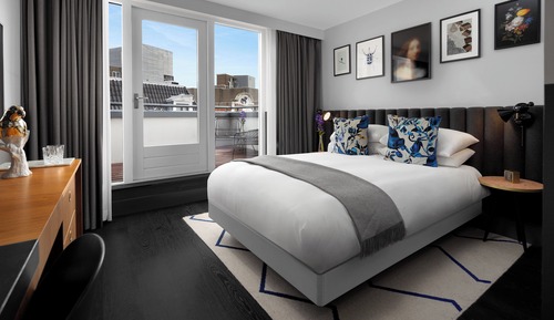 Room, 1 Queen Bed, Balcony (Essential)