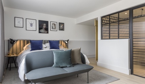 Premium Room, 1 King Bed (Street View)