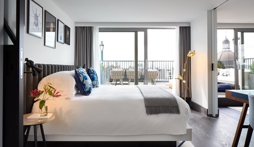 Penthouse (De Witt)
