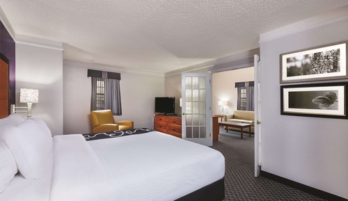 Suite, 1 King Bed, Non Smoking
