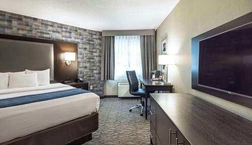 Room, 1 King Bed, Non Smoking, Ground Floor