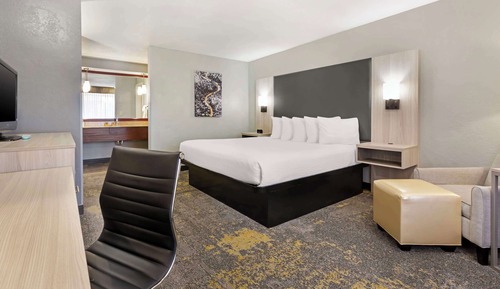 Standard Room, 1 King Bed, Non Smoking, Refrigerator & Microwave