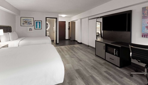 Deluxe Room, 2 Queen Beds, Non Smoking