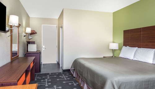 Standard Room, 1 King Bed