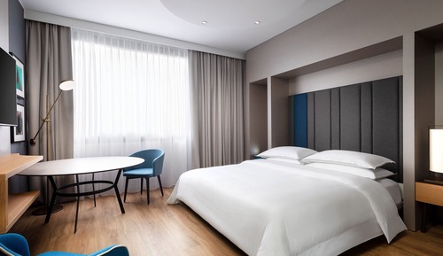 Classic Room, 1 King Bed, Non Smoking