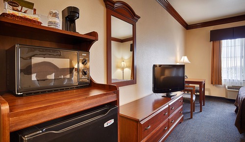 Standard Room, 1 Queen Bed, Non Smoking, Refrigerator