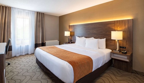 Standard room, 1 King Bed, Nonsmoking/Upper Floor