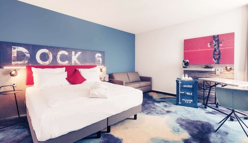 Superior Room, 1 Queen Bed with Sofa bed