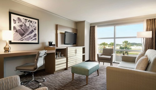 1 KING BED JUNIOR SUITE