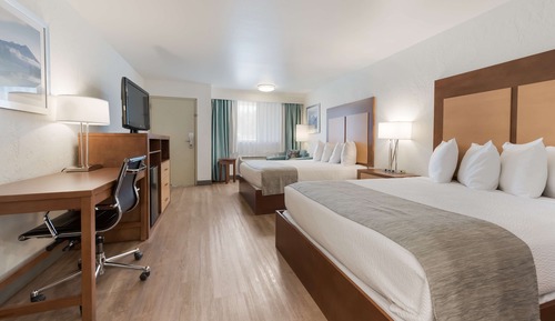 Standard Room, 2 Queen Beds, Non Smoking, Refrigerator & Microwave (Pet Friendly)