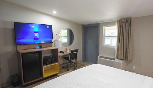 Standard Room, 1 King Bed
