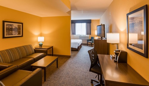 Suite, 1 King Bed, Non Smoking, Refrigerator & Microwave