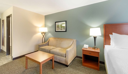 Standard Room, 1 Queen Bed, Non Smoking, Refrigerator & Microwave