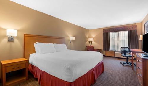 Standard Room, 1 King Bed, Non Smoking, Refrigerator & Microwave