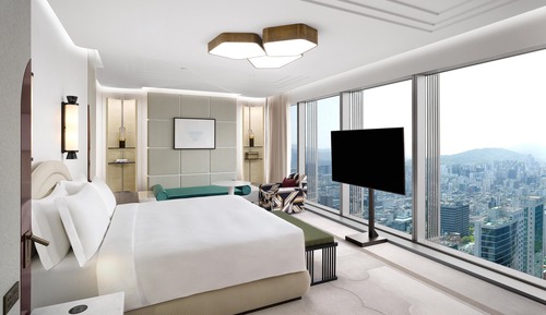 Suite, 1 King Bed, City View
