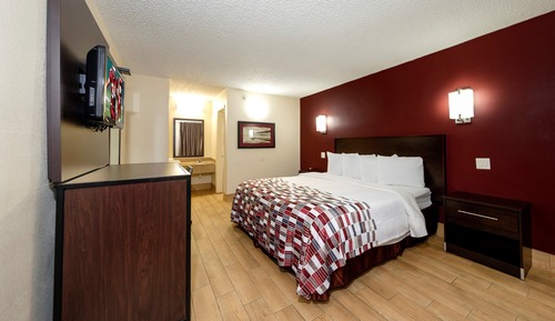 Standard Room, 1 King Bed, Accessible, Non Smoking