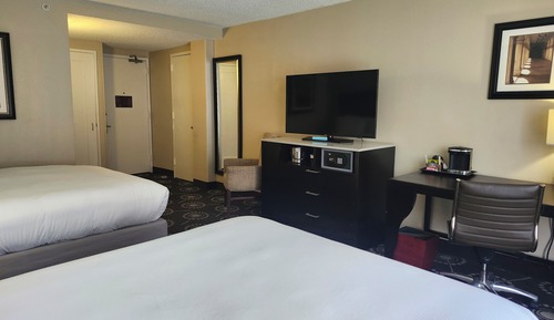 Room, 2 Queen Beds, Mobility Accessible, Non Smoking (Bathtub w/ Grab Bars)