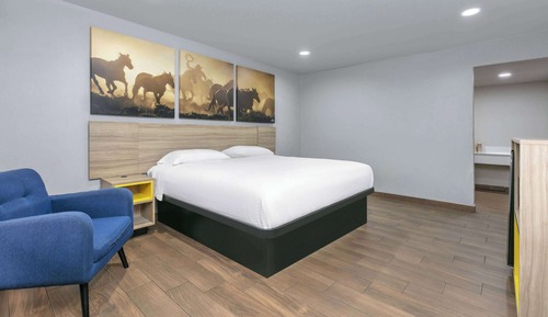 Room, 1 King Bed, Non Smoking