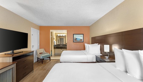 Standard Room, 2 Double Beds, Non Smoking (Shower Only)