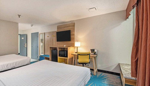 Room, 2 Queen Beds, Non Smoking