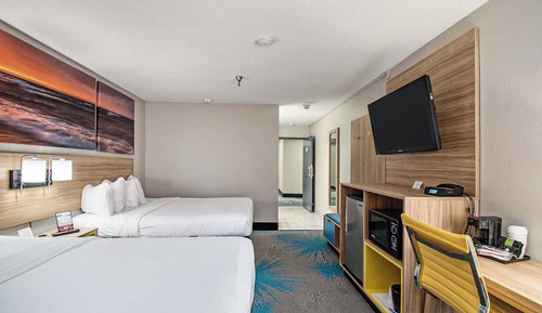 Room, 2 Queen Beds, Accessible, Non Smoking (Mobility, Roll-In Shower)