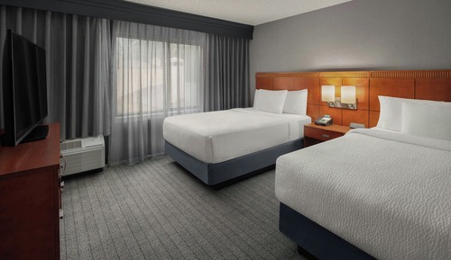 Room, 2 Queen Beds, Non Smoking (Hearing Accessible)