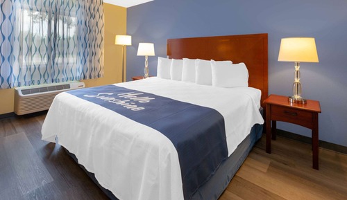 Room, 1 Queen Bed, Accessible, Non Smoking (Mobility)