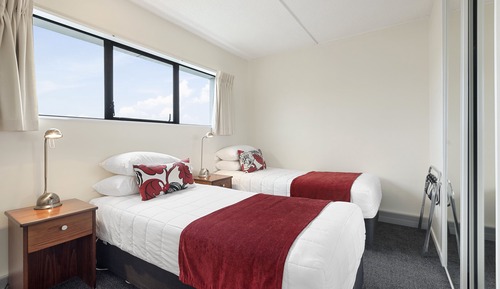 Two Bedroom Queen Apartment with Balcony
