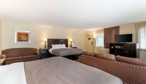Suite, Multiple Beds, Non Smoking