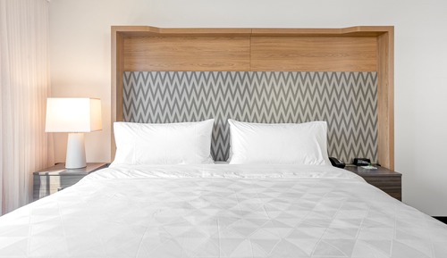 Standard Room, 1 King Bed, Corner