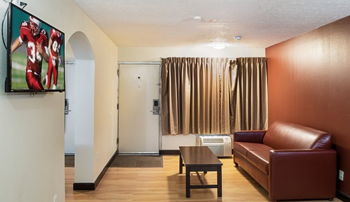 Suite, 1 King Bed, Non Smoking, Jetted Tub