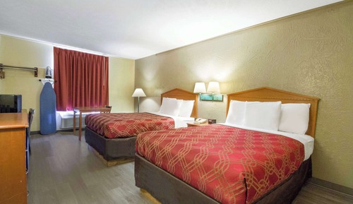 Standard Room, 2 Queen Beds, Non Smoking